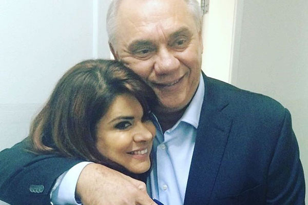Artistas do SBT prestam homenagem a Marcelo Rezende