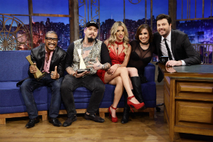 Danilo Gentili recebe vencedores do Prêmio Sexy Hot no The Noite desta segunda
