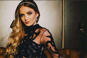 Giovanna Chaves posta fotos da infância e mostra ser fã de RBD