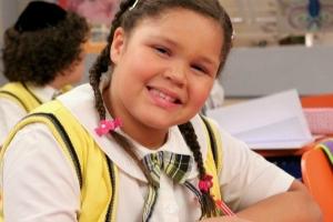 Ela cresceu! Veja como está Aysha Benelli, a Laura de Carrossel