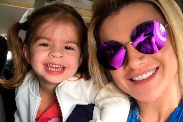 Mirella Santos e Valentina posam com o mesmo look e encantam os seguidores