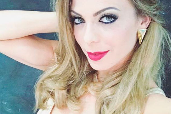 Sheila Mello posta foto com a filha e fãs se impressionam com a semelhança