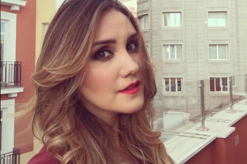 Dulce Maria posta foto com a irmã e fãs enlouquecem com semelhança