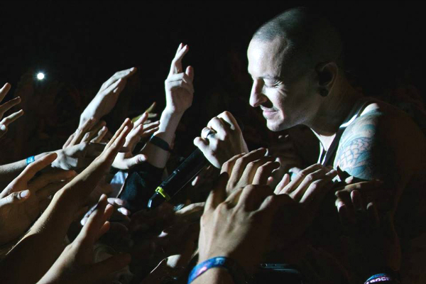 Linkin Park divulga carta emocionante em homenagem a Chester Bennington