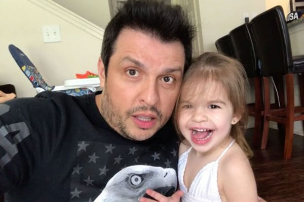 Ceará brinca de entrevista com a pequena Valentina