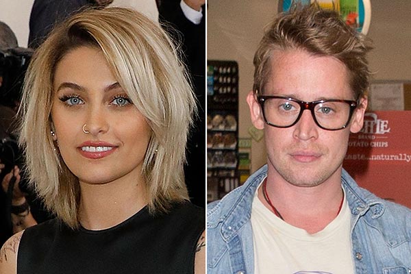 Paris Jackson e Macaulay Culkin fazem tatuagens iguais e intrigam fãs