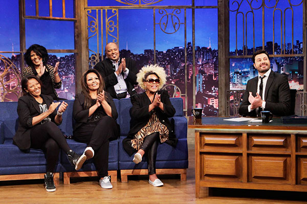 Danilo Gentili recebe Fat Family no The Noite desta quinta