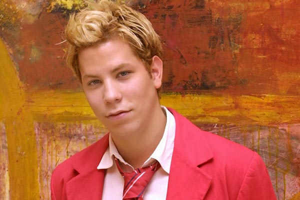 Christian Chávez, ex-RBD, posta foto da infância e fãs se apaixonam