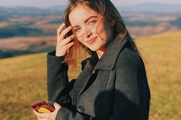 Giovanna Chaves lança livro de ficção