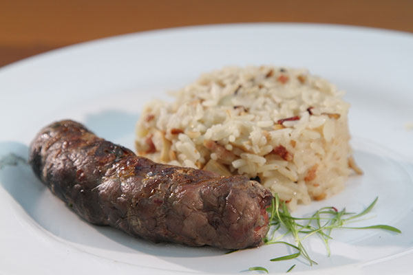 Linguiça de rúcula e champignon do Jefferson