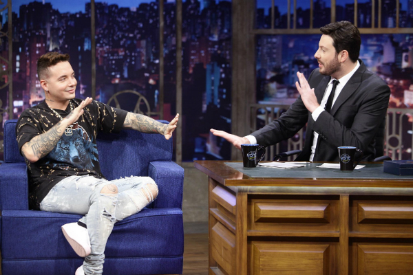 J Balvin diz a Danilo Gentili que ´tomaria um café´ com Gretchen