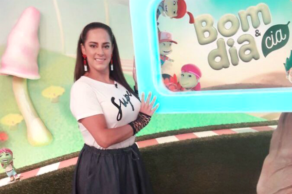 Silvia Abravanel posta foto com a família reunida e quebra a internet