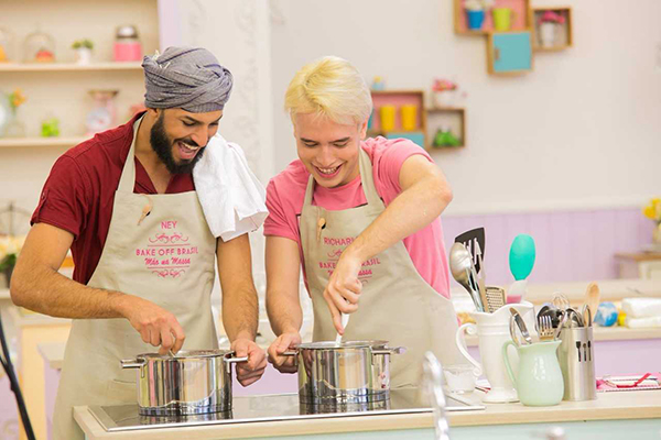 Castelos dos participantes do “Bake Off Brasil” desmoronam neste sábado 