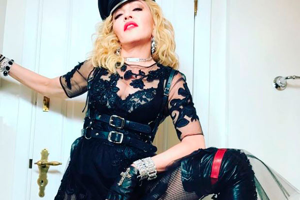 Madonna publica foto rara com todos os seus filhos