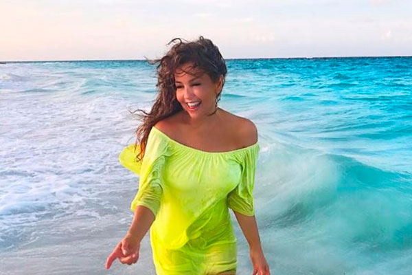 Thalia ganha surpresa antecipada do marido por seus 46 anos