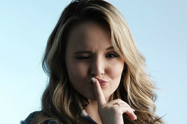 Larissa Manoela muda visual e abandona cabelos compridos
