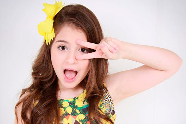 Sophia Valverde ganha linda homenagem de aniversário