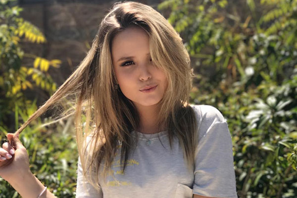 Larissa Manoela começa a fazer regime com coach de Anitta
