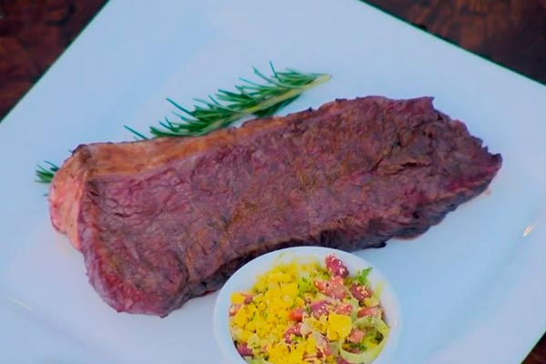 Picanha em tiras com farofa de carne seca do Rafael