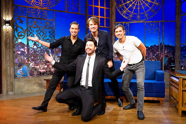 ´A gente vai fazer novas músicas´, garantem os irmãos Hanson no The Noite
