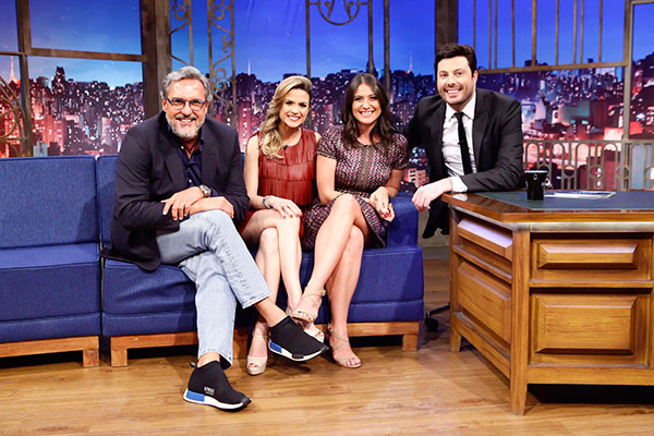Carol Fiorentino, Beca Milano e Fabrizio Fasano participam do The Noite nesta terça