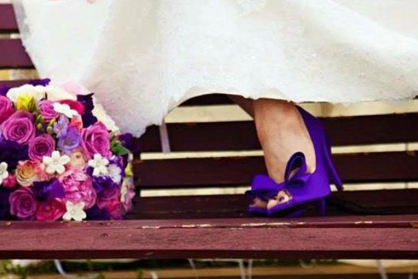 Veja ideias para usar sapatos coloridos no seu casamento!