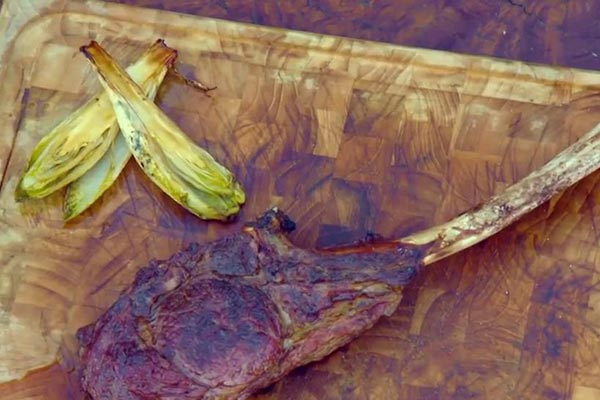 Tomahawk com endívia caramelizada da Mayara