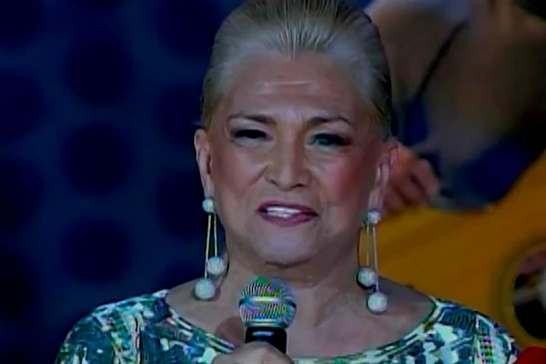 Eliana presta LINDA homenagem a Hebe Camargo