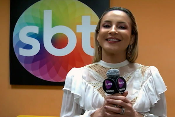 ´A gente vem pra doar, mas nós é que recebemos´, conta Claudia Leitte