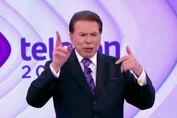 BUGOU! Silvio Santos aparece na TV e no Teleton+ ao mesmo tempo