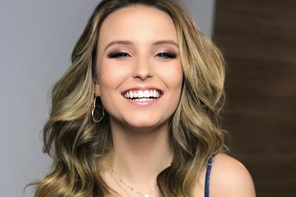 Larissa Manoela volta às origens e tinge os cabelos!
