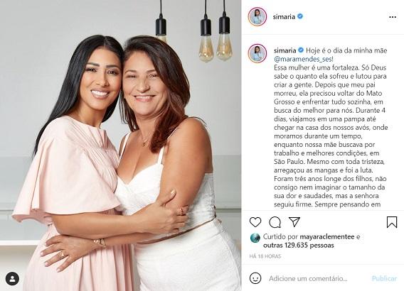 Simaria homenageia a mãe em aniversário