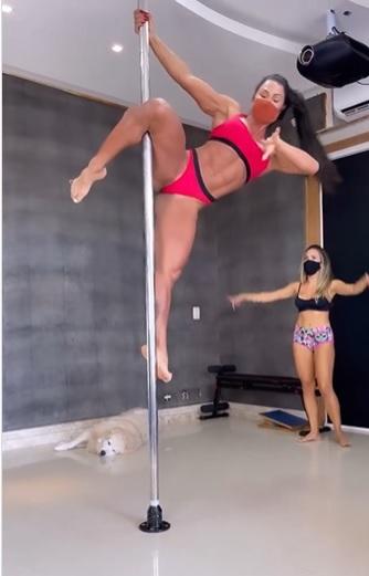 Gracyanne Barbosa Dá Show De Flexibilidade Em Aula De Pole Dance Sbt 2442