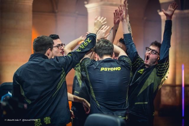 Comemoração da NIP após se garantir na final do Six Invitational 2021