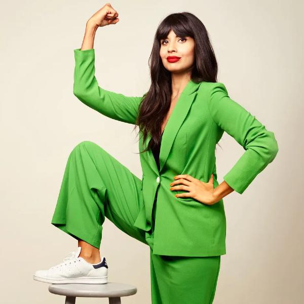 Jameela Jamil em ensaio fotográfico.