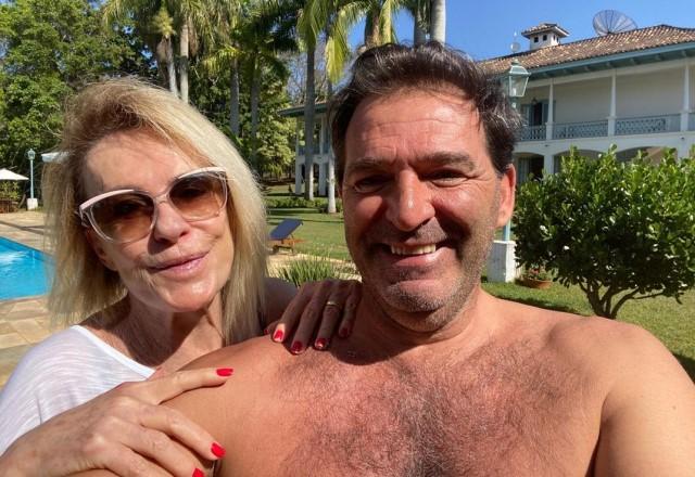 Ana Maria Braga ao lado do ex-marido, Johnny Lucet