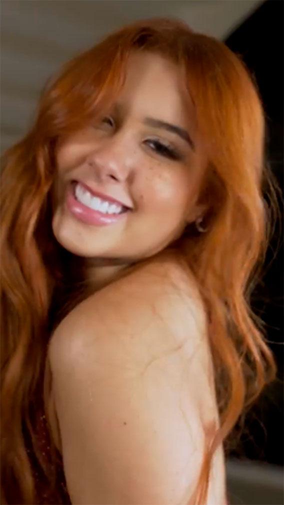 Cinthia Cruz Radicaliza E Aparece Ruiva Poderosa Sbt Tv Sbt Tv