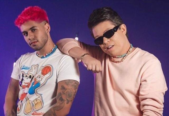 Zé Felipe e DJ Ivis em clipe de Galega