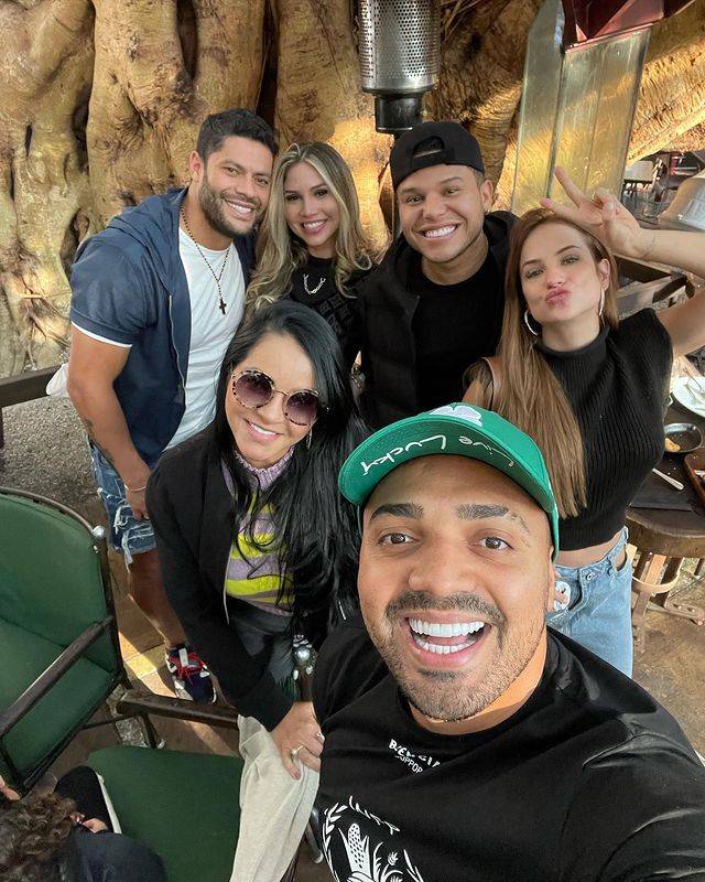 Encontro de casais inclui Gabi Martins e Tierry