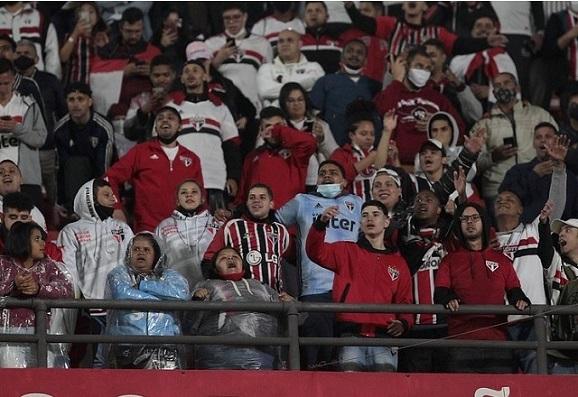 Torcida do São Paulo nas arquibancadas do Morumbi
