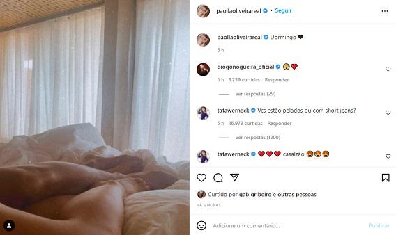 print de tela mostra publicação de paolla na cama com digo e comentário de tata werneck