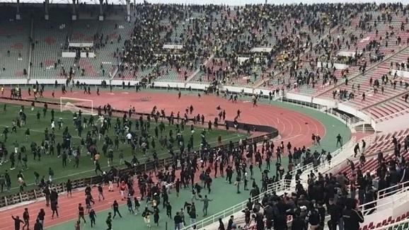Batalha campal ocorreu entre após o duelo entre FAR Rabat e Maghreb Fès