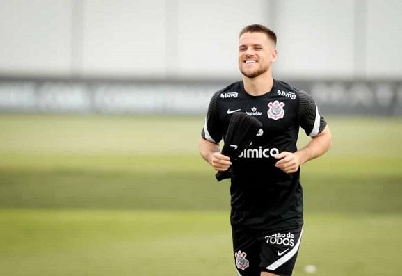 Ramiro em treino do Corinthians