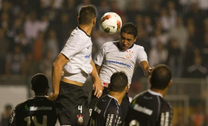 Paulinho marcou o gol da vitória sobre o Vasco nas quartas de final