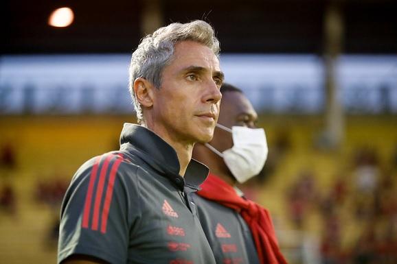 técnico português Paulo Sousa fazia sua estreia pelo Flamengo diante do Boavista, com vitória por 3 a 0
