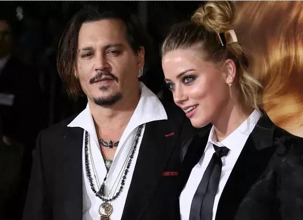 Johnny Depp nega acusações de Amber Heard em julgamento por