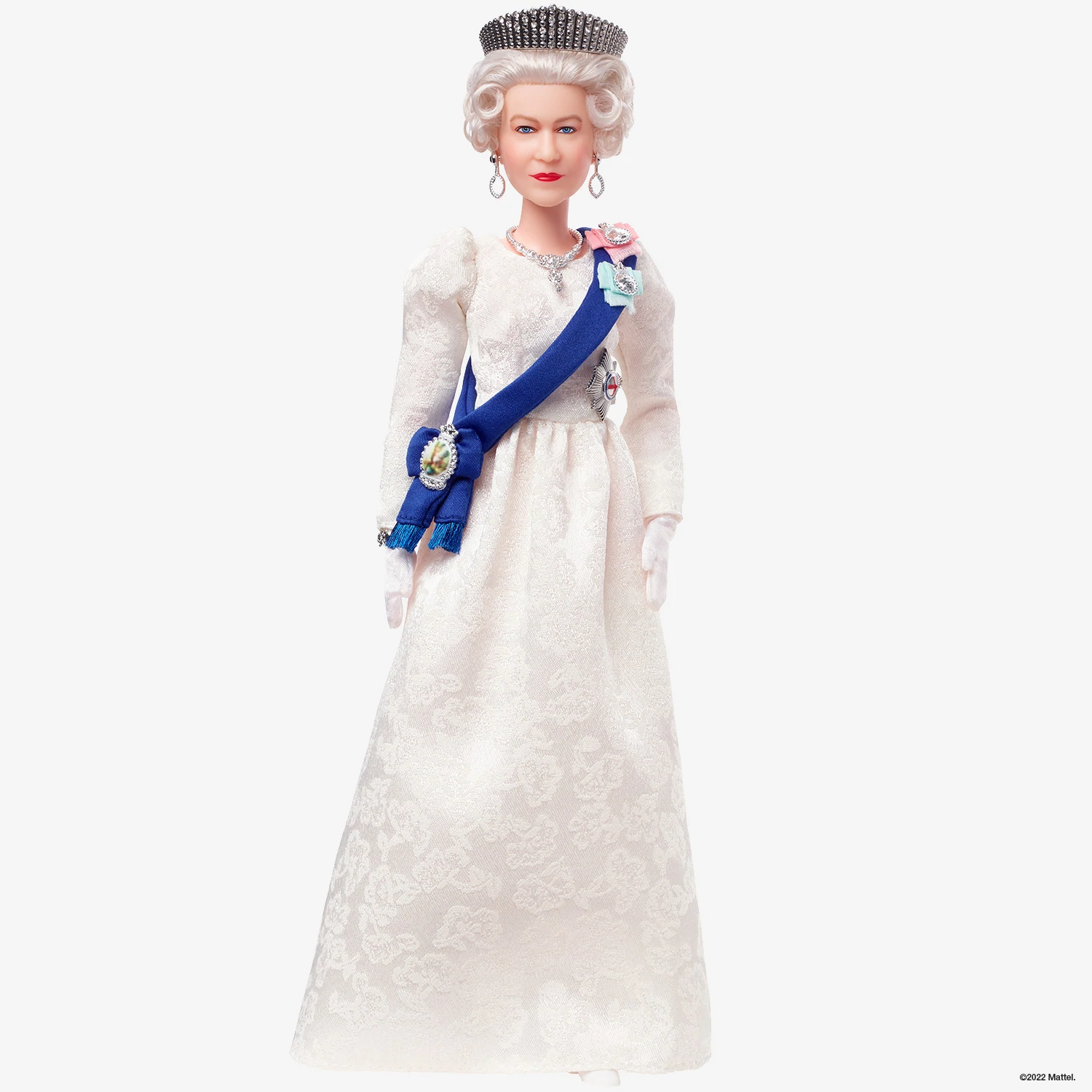 Rainha Elizabeth II vira boneca Barbie em celebração de 70 anos do reinado
