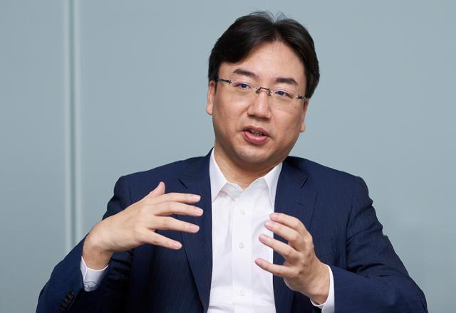 Foto de Shuntaro Furukawa, atual presidente da Nintendo