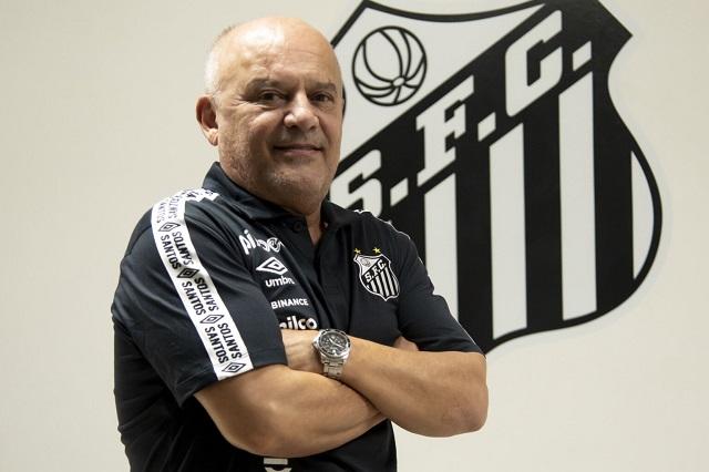 Newton Drummond com a camisa do Santos