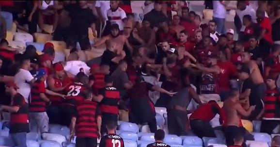 Torcedores do Flamengo brigam entre si após empate com Athletico-PR